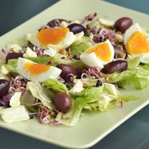 ricettemichele's tweet photo. Buon pranzo. Oggi vi propongo questa ricetta di insalata per pranzi leggeri. L'Insalata estiva con olive e uova è un piatto leggero e fresco. 🍽🍽🍽🍽
~~~
#trovaricetta #lemillericette_repost #bruttocheffo #giallozafferanoblog #blogdicucina #ricettaestiva #insalataestiva #fi… https://t.co/J2TB0GUIET