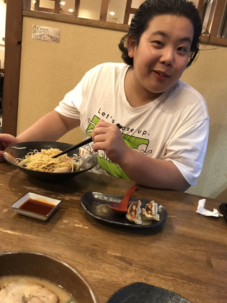 宿舎近くのラーメン屋「一六」 やまと行ってきまた！ 嬉しくて荒ぶるやまが可愛い キメ顔のやまもどうぞw