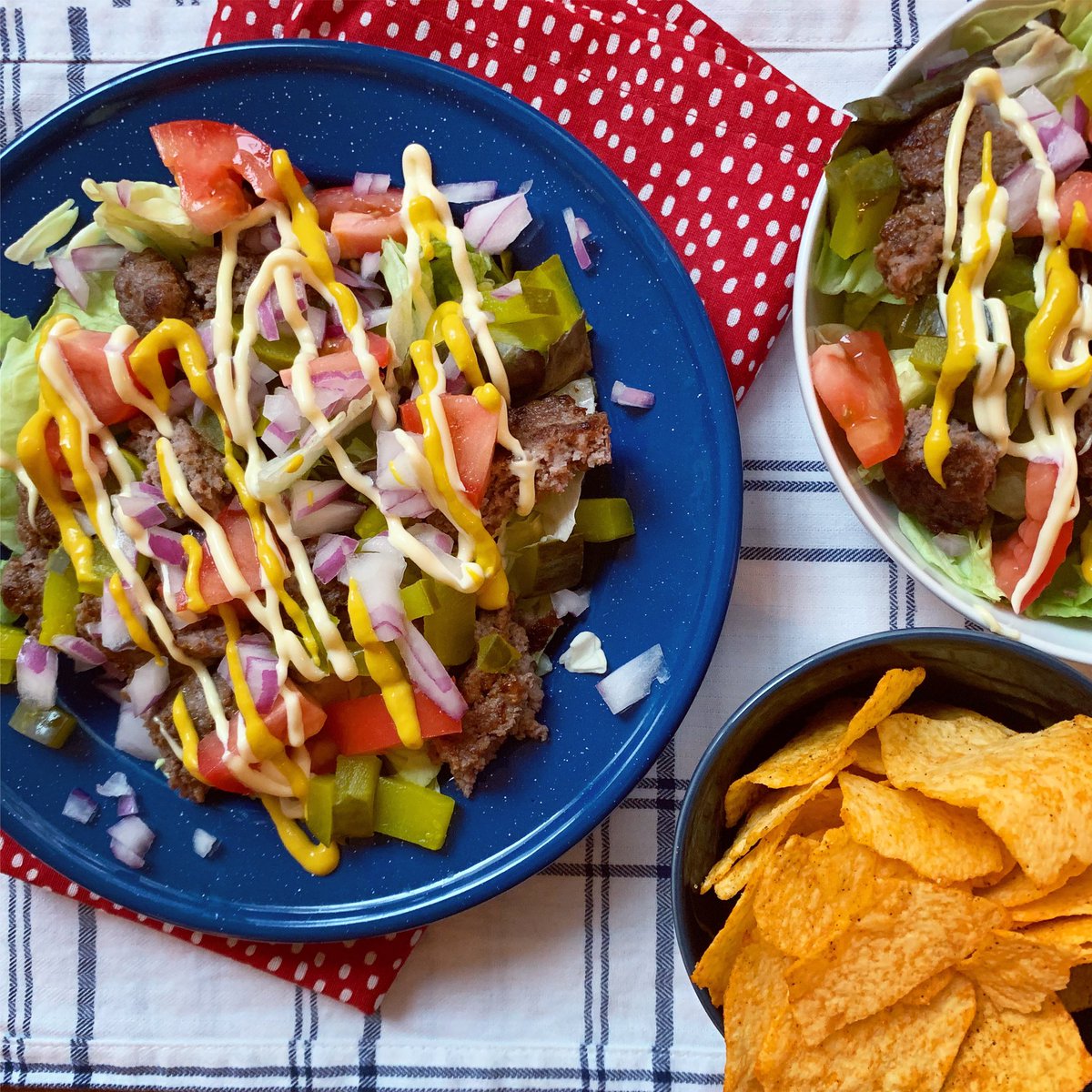 Nothing more American than a low carb burger salad to celebrate the 4th! Just mix lettuce, chopped pickles, red onions and tomato, and a crumbled juicy burger. Use a little mustard and mayo as dressing. Hope y’all have a fantastic holiday!