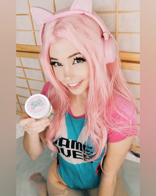 Watch Belle Delphine's leaked NSFW photo on TwXstars