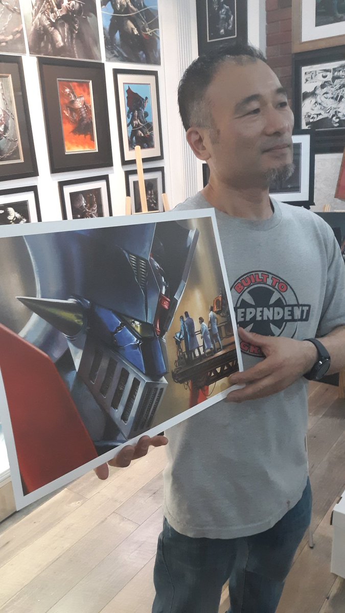 animejunki71's tweet photo. @TheNerdyLife4Me had the honor and privilege of interviewing Hank from #bulletproofcomics on Friday. Her gave us a tour of the gallery showcasing the work of Gabriele Dell'Otto https://t.co/mRZCYrUdpF