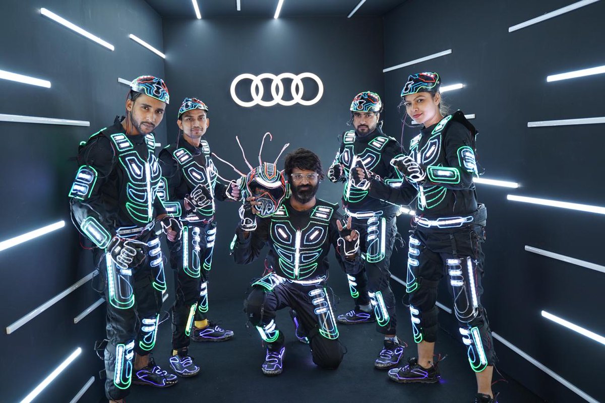 trondanceindia's tweet photo. Performing for Audi in Jaipur - Audi Car Launch

For more info, Please check this link: https://t.co/BFQPeTUeJh

#Live #Performance #Tron #Light_Dance #Tron_Dance #LED_Drummers #Audi #Car_Launch #Performing_Arts_Group #Best_Dance_Group #Jaipur #Rajasthan #India #Delhi_Dance_Group https://t.co/iSL2D2Zj45
