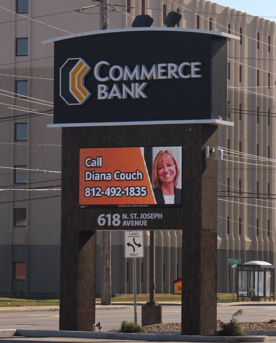 HuskSigns's tweet image. Our Electronic Message Centers are money in the bank. Literally. Proven ROI in 12-18 months. #HuskSigns #HCIEMC #HCILED #EMC #GetYourMessageOut #eisforeveryone