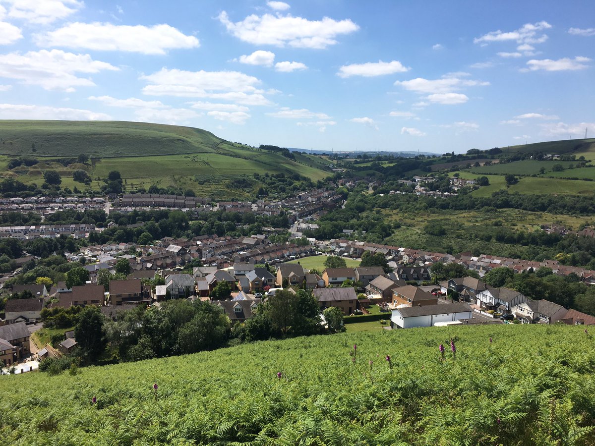 Chunks1927's tweet image. Not a bad view from the top of the mountain I suppose 😍😍😍 #abertridwr #senghenydd #home
