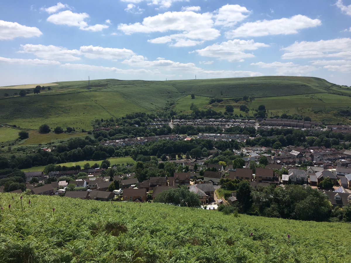 Chunks1927's tweet image. Not a bad view from the top of the mountain I suppose 😍😍😍 #abertridwr #senghenydd #home