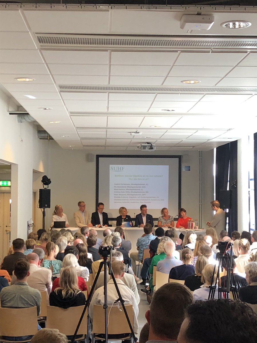 Trygga anställningar inom akademin ger bra forskning säger <a href="/matber/">Mats Berglund</a> i en politikerdebatt om högre utbildning o forskning. SULF håller med. Trygga anställningar o tydliga karriärvägar leder till bra forskning o undervisning. #suhf