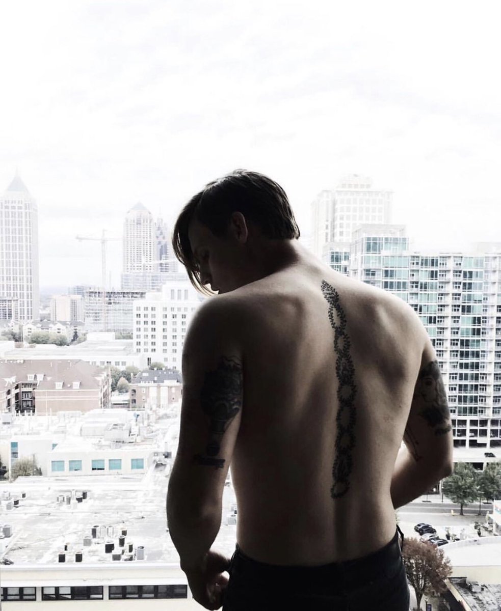 ZackaryCobb's tweet photo. @WebbDeveja 🏳🖤🏳 https://t.co/VoML6ilwQh