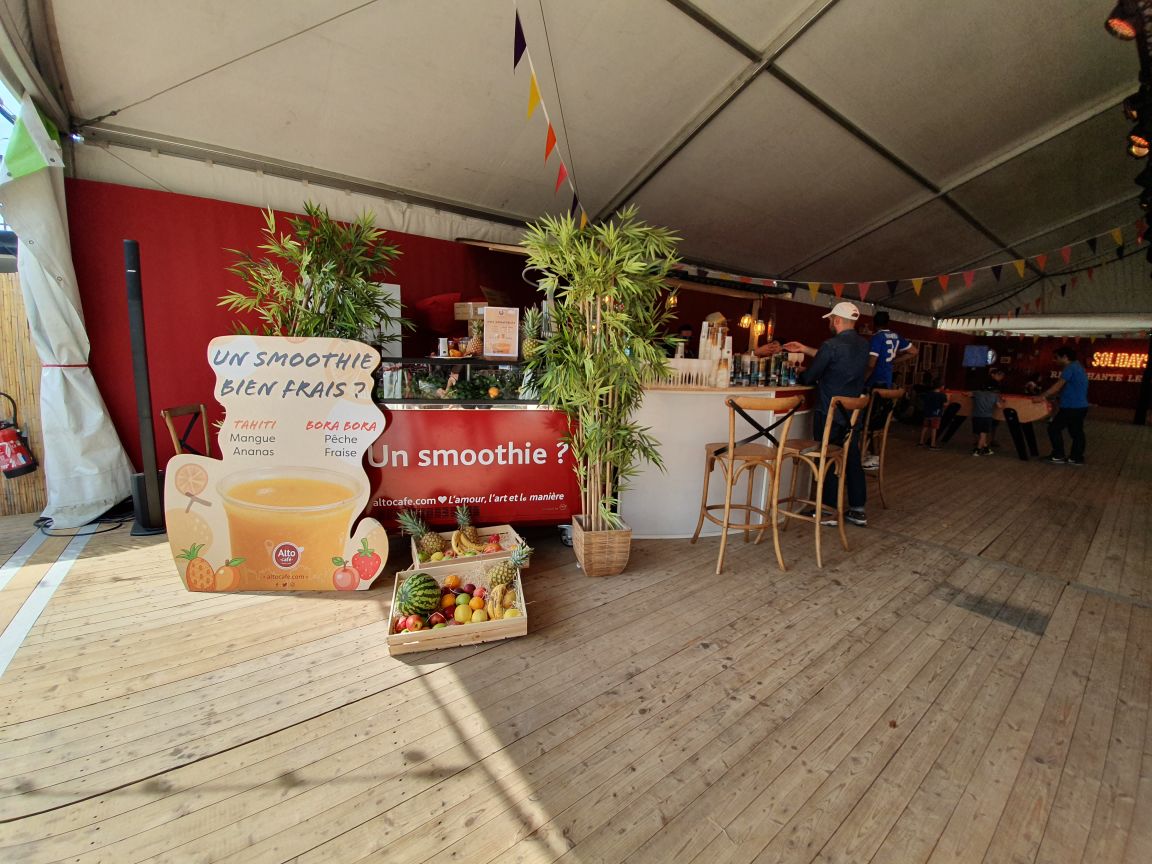 {Festival #solidays 21/23 juin} ce week-end, vous étiez nombreux à venir faire le plein de fraîcheur et vitamines sur notre stand à smoothie. 3 jours de folie, des smoothies bien frais, des concerts exceptionnels et un très bel engagement dans la lutte contre le sida. #EndAIDS