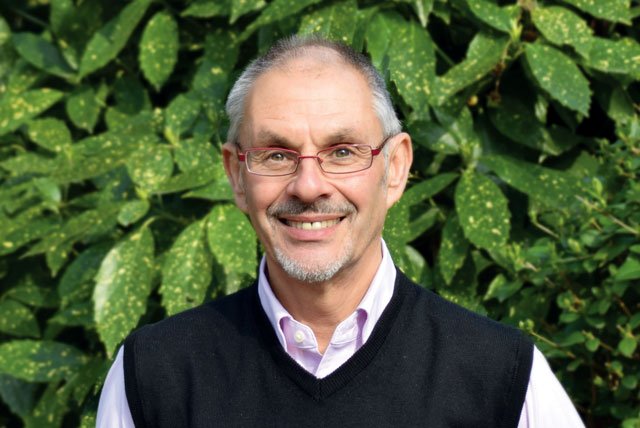 wcrfint's tweet photo. Our @uicc webinar on 17 July at 10am UK time will explore the latest evidence on diet, nutrition, physical activity &amp; cancer. It will also include a live Q&amp;A with @izzybandurek, @SusieCBrown, @fi_sing &amp; Dr Martin Wiseman. Register now to attend for free: https://t.co/ldwM5IZQq5 https://t.co/iudH9o0D7u