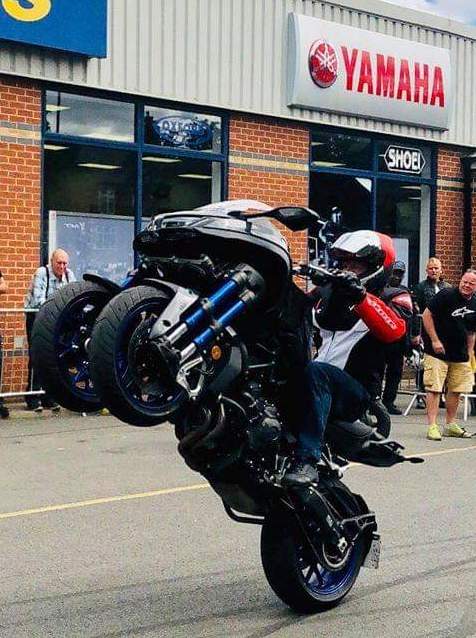 We often get asked if #NIKEN can wheelie... 

Answer: When given to professional stunt rider <a href="/davecoates151/">Dave Coates</a>, of course it can! 😜

❌ Do not try at home ❌

#WheelieWednesday
