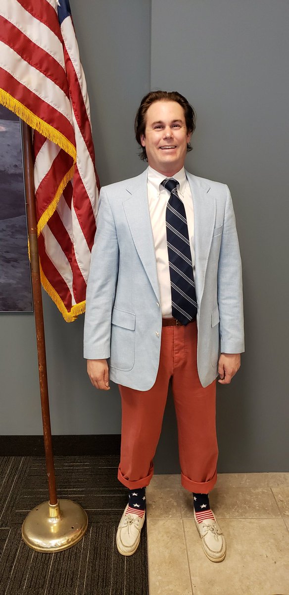greeeatscott's tweet photo. #america #flag #iamtheflag #independenceday #godblessamerica #redwhiteandblue #patriotic #headtotoe #thosesocksthough #proudtobeanamerican https://t.co/fWHurN6Bz6