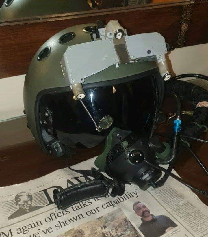 manoO__24's tweet photo. Flying Helmet Of indian Pilot
Wg/Cdr #Abinandan
We #SurpriseD yOu 👈 __ !!
27th Feb 2019 😃
#Pakistan_Air_Force 💪✌
#sharp_shooter 😍
#Markhors
#PakistanZindabad ♥ https://t.co/LiZdggfh93