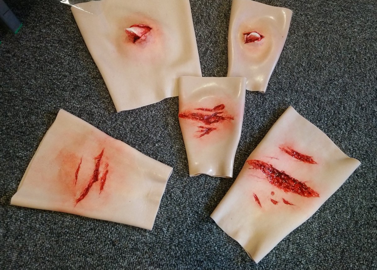 SPACEBCU's tweet photo. Paramedic students are enjoying using our new @TraumaFXUK simsleeves in SPACE today for trauma patient assessment & ILS! π #Skills #realisticpractice @parabcu @CatherineLiddl5 @shaz1406 @BCUHELS @mybcu https://t.co/mL0PWza0Wi