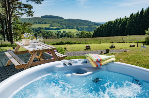 Brae Cottage is the ideal romantic retreat 🌹

and don't forget you can save 25% on 4 nights stays throughout July

We love the peaceful atmosphere of the Scottish highlands, especially from the cottage’s private hot tub! 

#visitscotland #retreat