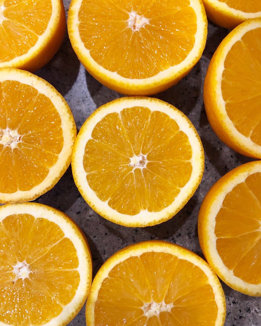¿Te comes la rodajita de naranja antes o después de beberte el vermut?
#TurmeonVermut 🍊🥃💔