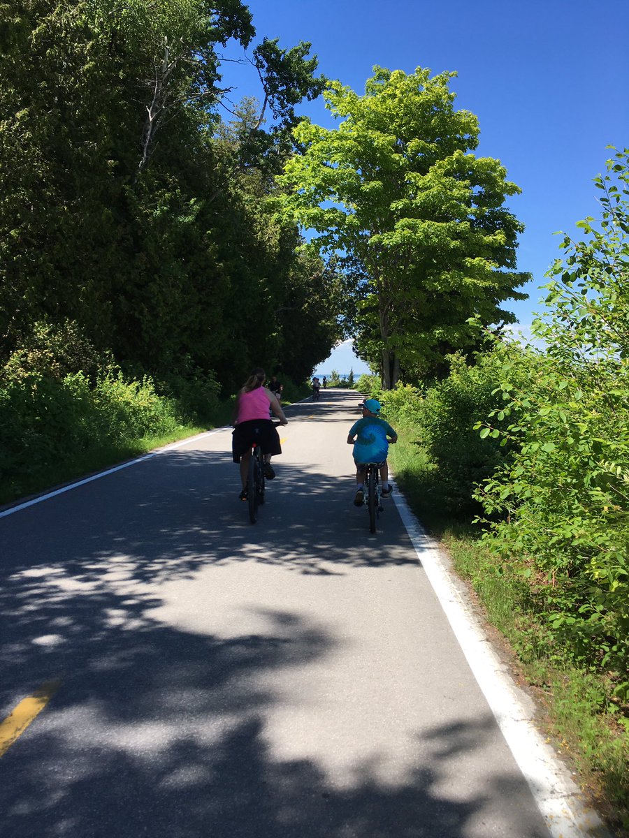 CALaPrairie's tweet photo. Beautiful day spent on Mackinac Island, Michigan! #mackinacisland #PureMichigan #LakeHuron #oceanbluewater #trek #northernmichigan https://t.co/XXYbSfeKjh