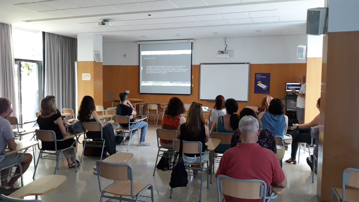 iesmmsmislata's tweet photo. Sesión de Internacionalización. Presentación al claustro del proyecto @UnisEnEurope Erasmus+ K229 Unís En Europe @sepiegob @francesiesmms! Compartimos experiencias de Italia e Irlanda y avanzamos planning próximo curso! https://t.co/Q4Lqis5qui
