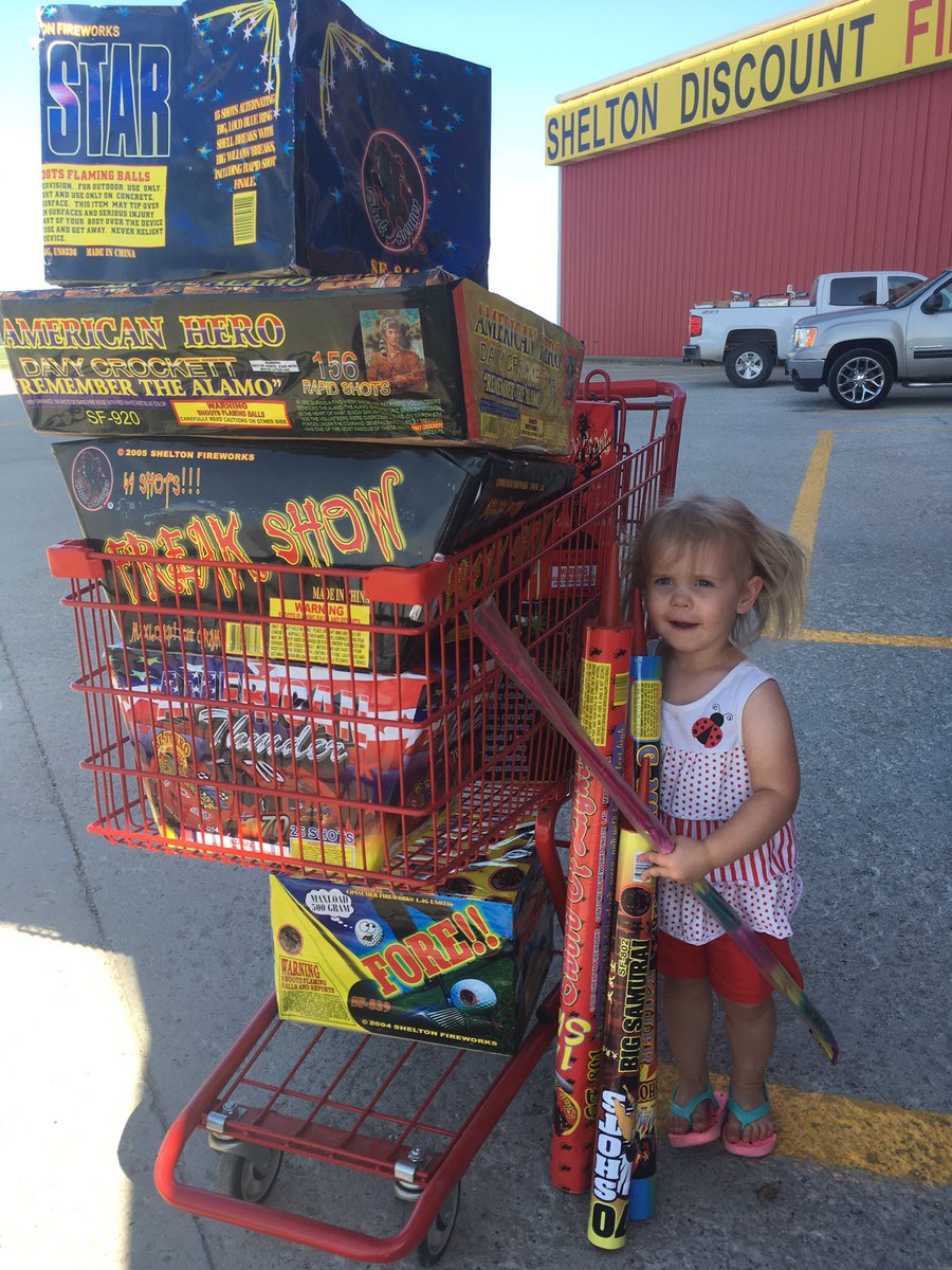 steve13809's tweet photo. Happy 4th!  Our precious granddaughter getting schooled by Papa... https://t.co/Jnysg3EqZe
