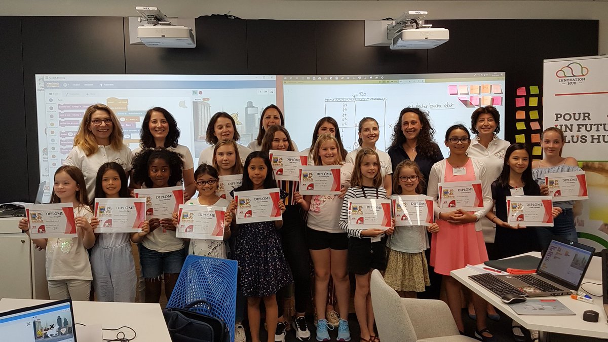 mbourdais_MKG's tweet image. Jeunes diplômées #Coding4girls @Oracle_France #GirlsInTech
