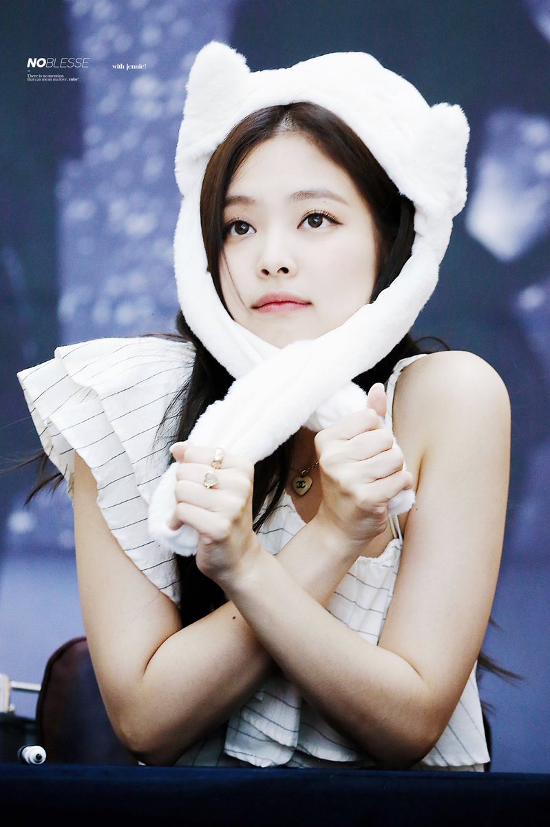 For Exo Bp On Twitter Jennie Wearing A Cute Hat Is A Thing Ygofficialblink Jennie