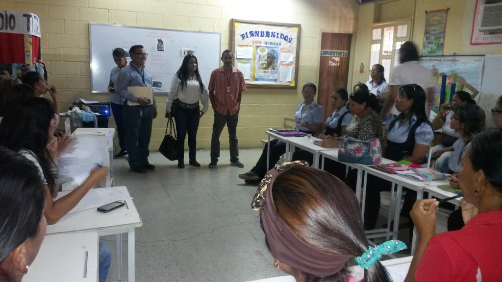 CraAlberto's tweet photo. Dia 2 Intercambio de experiencias y reflexiones del Encuentro de el Hacer y El Saber en los Centros de Recursos para el Aprendizaje #APRENDERHACIENDOCRA #MuestrasElHacerYElSaberMPPE @MPPEDUCACION @psuvaristobulo @karsanc @RosangelaOrozco @ZeesRpa @LISBE4 @zeesupervision https://t.co/BfiXIO0nNl