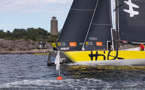 FarrYachtDesign's tweet photo. Congratulations to team "HiQ" and skipper Bouwe Bekking who took line honors and set a new race record for the ÅF Offshore Race aboard their VO65 (Design 757). The VO65 Ambersail 2 was second over the line.   #farr #racing #offshore #speed #records #results #performance https://t.co/hNxNdE61T7
