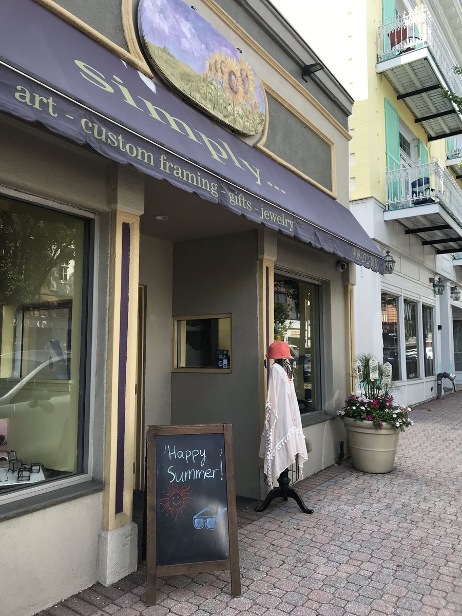 Happy July! We’re ready for the season with these cute garden signs that add a touch of summer to your yard or garden...and our storefront! 

#july #summer #simply #smallbusiness #cranford #westfield #garwood #fanwood #union #clark #scotchplains #springfield #roselle #rosellepark