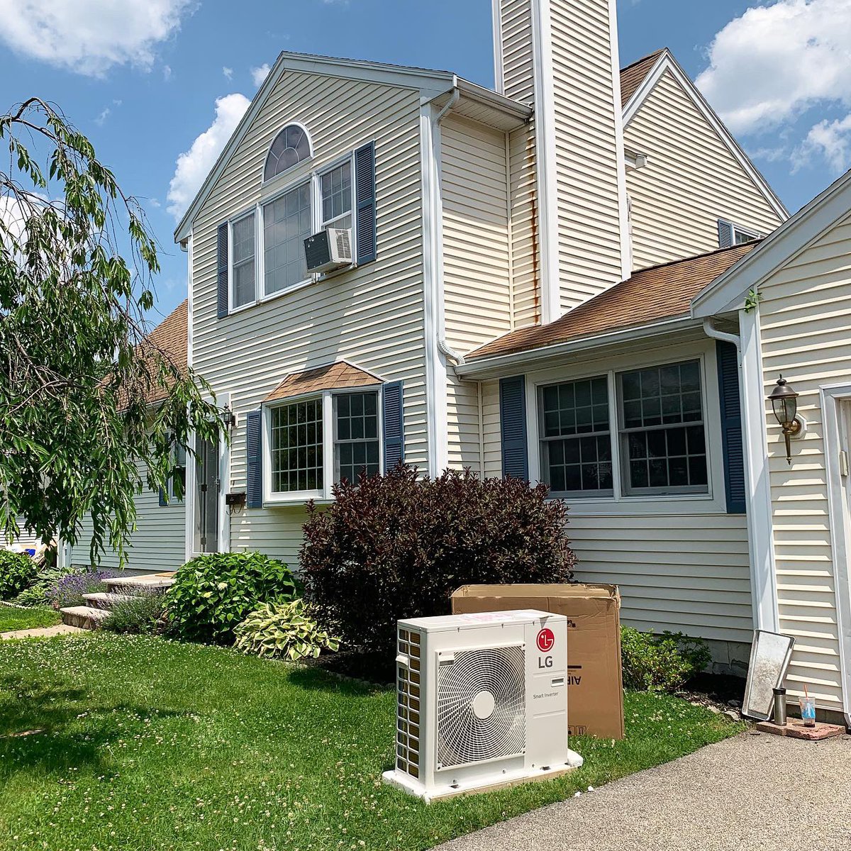 SemperMechanic1's tweet photo. Happy 3rd of July everyone! We’re hard at work as always today installing a new ductless air conditioning in Peabody! Contact us for all your HVAC needs. (978) 291-6464
Sales@SemperMechanical.com
#hvac #heatingandcooling #ductlessairconditioning #ductlessminisplits #lgductless https://t.co/jAV4bqz5dW