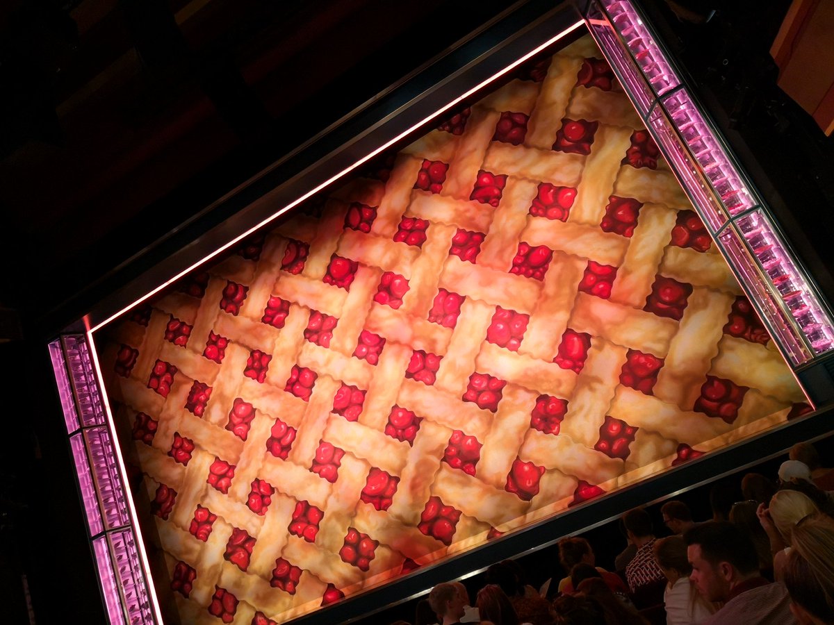 Absolutely LOVING Waitress..... Great to see <a href="/MarkWillshire/">Mark Willshire</a> and <a href="/Scoconnor/">Sarah O'Connor</a> on stage together.

#Waitress #MusicalTheatre #GreatShow <a href="/WaitressLondon/">Waitress The Musical</a>