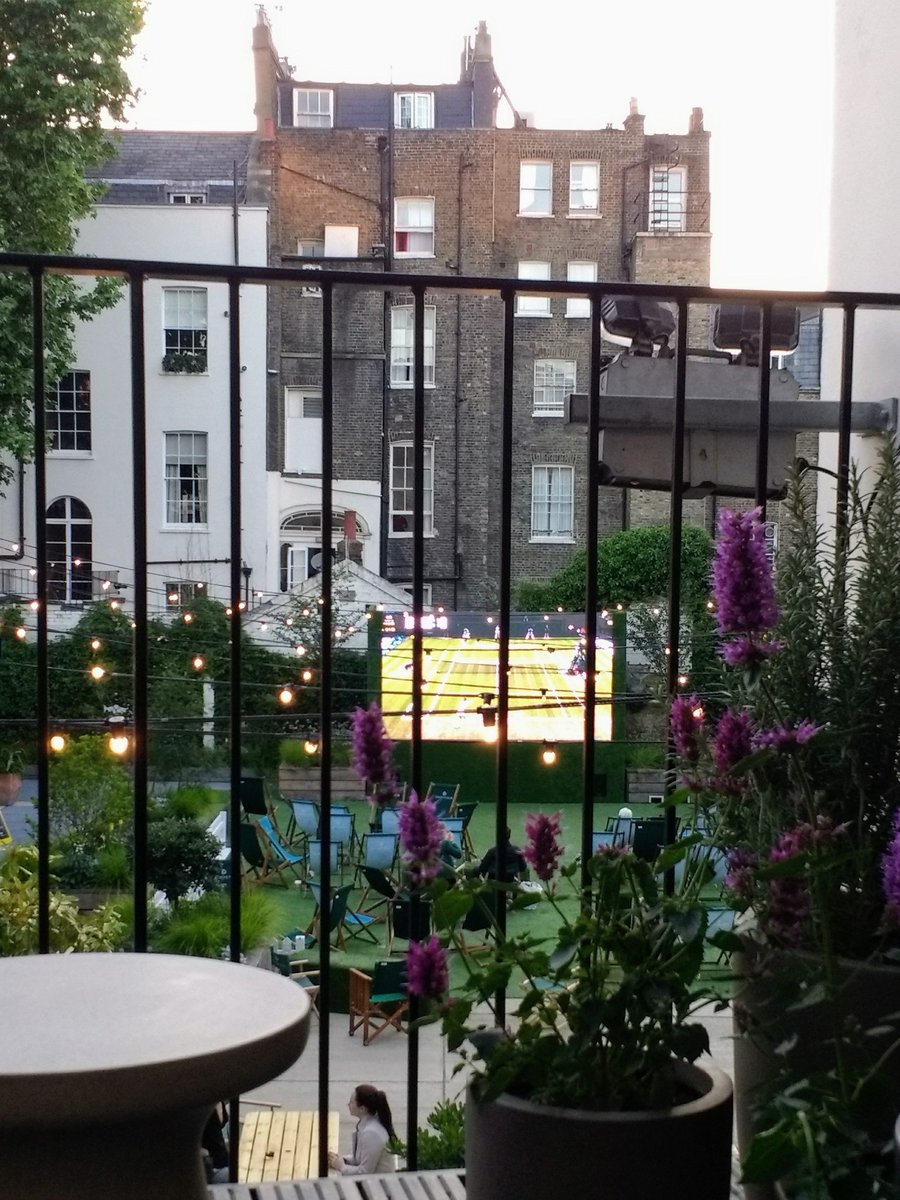 Nice to chill after our #jpmcc run on the <a href="/pdparchitects/">Studio PDP</a> terrace, I wish I was into tennis :)