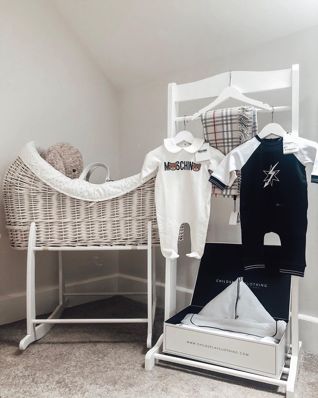 Mamas and papas millie sales and boris moses basket