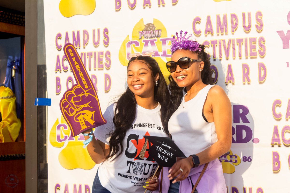 NadiShotMe's tweet photo. Some loosies from Springfest 2k19 Panther Palooza 💜💛💜💛 #pvamu #Springfest2k19 #NadiShotMe https://t.co/LF4nC7EbsD
