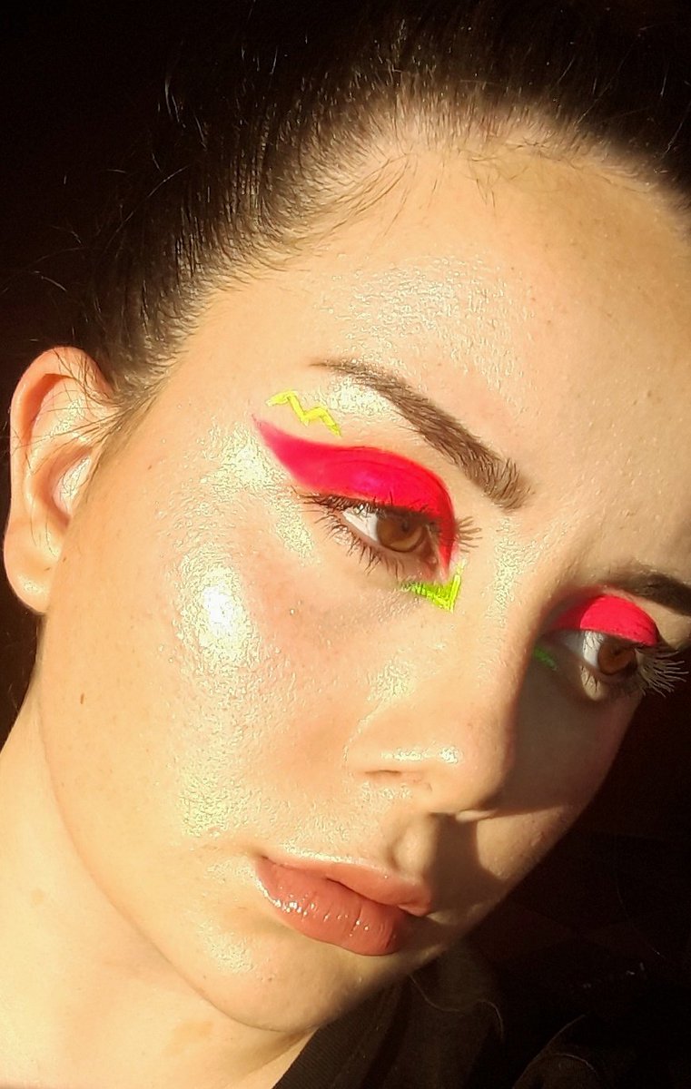 silsbeauty1's tweet photo. 🦄IG:silsbeauty_ 🦄
@MACcosmetics @nyxcosmetics_es
@modelsown @benefitspain
@BECCAcosmetics @PaintGlow
#makeup #sephora #mua #colour #lashes #glam #maccosmetics #smokeyeye #followme #beauty #modelsown #nyxcosmetics_es #benefitspain #anastasiabeverlyhills #makeupartistworldwide https://t.co/rdq31PaQ0V