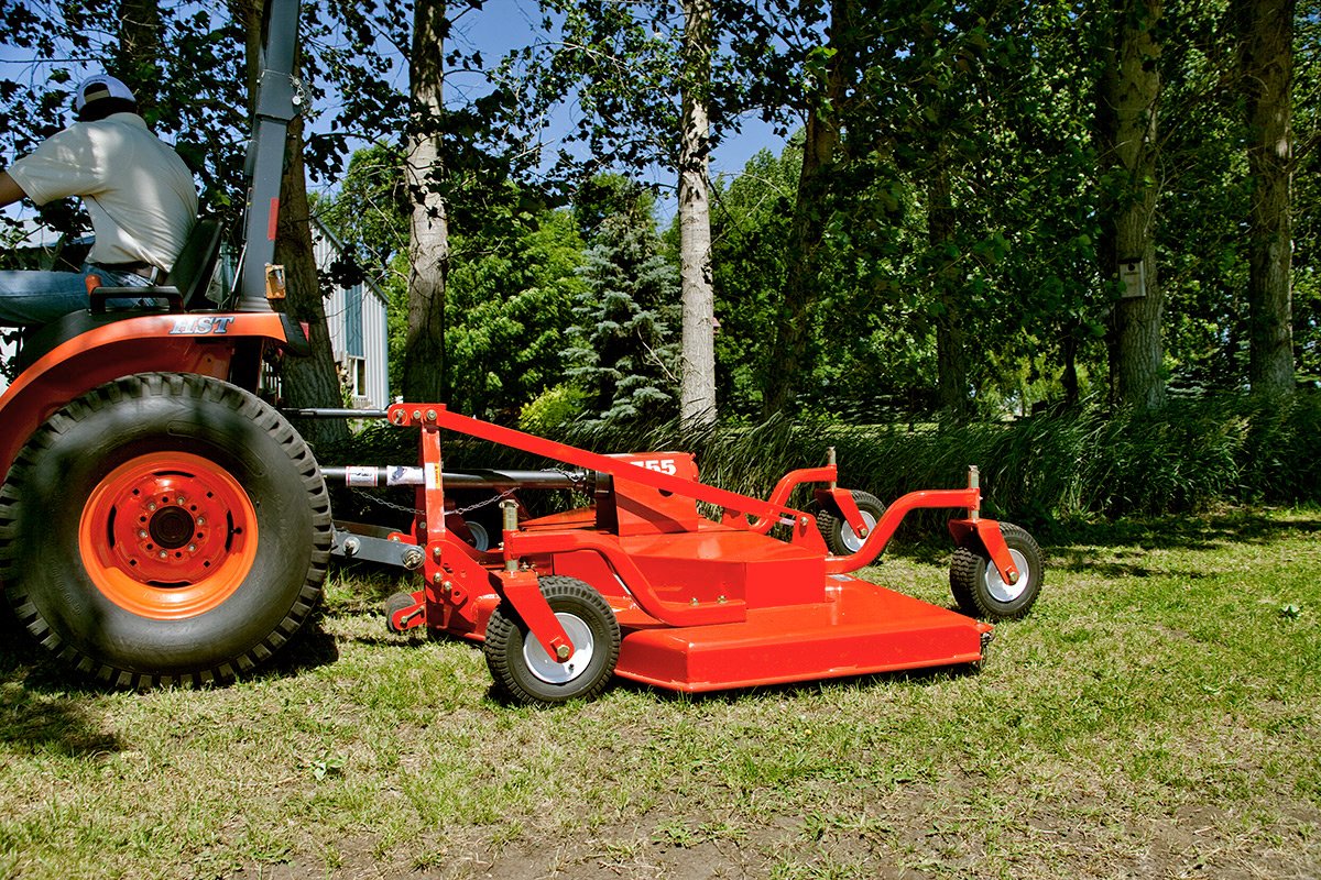 The Farm King Heavy-Duty Finishing Mower series is capable of providing a clean finish on rough and uneven terrain. These finishing mowers are available in widths ranging from 60" to 84". #farmking #agriculture 

Learn More: bit.ly/2IjidHs