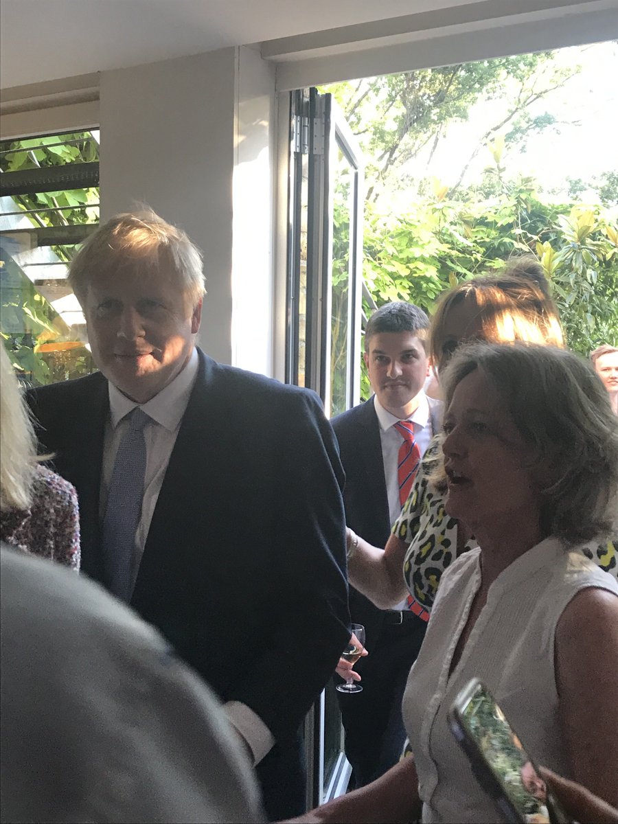 Thanks to @lionhouse33 for hosting great evening for <a href="/KCFConservative/">Kensington, Chelsea & Fulham Conservatives</a> packed house to listen to <a href="/Geoffrey_Cox/">Geoffrey Cox KC MP</a> &amp; <a href="/BorisJohnson/">Boris Johnson</a>.  Boris enjoyed meeting the "famous Danny Lidgate" <a href="/lidgates/">C. Lidgate Butchers</a> #ElizabethCampbell Leader <a href="/RBKC/">Royal Borough of Kensington and Chelsea</a>