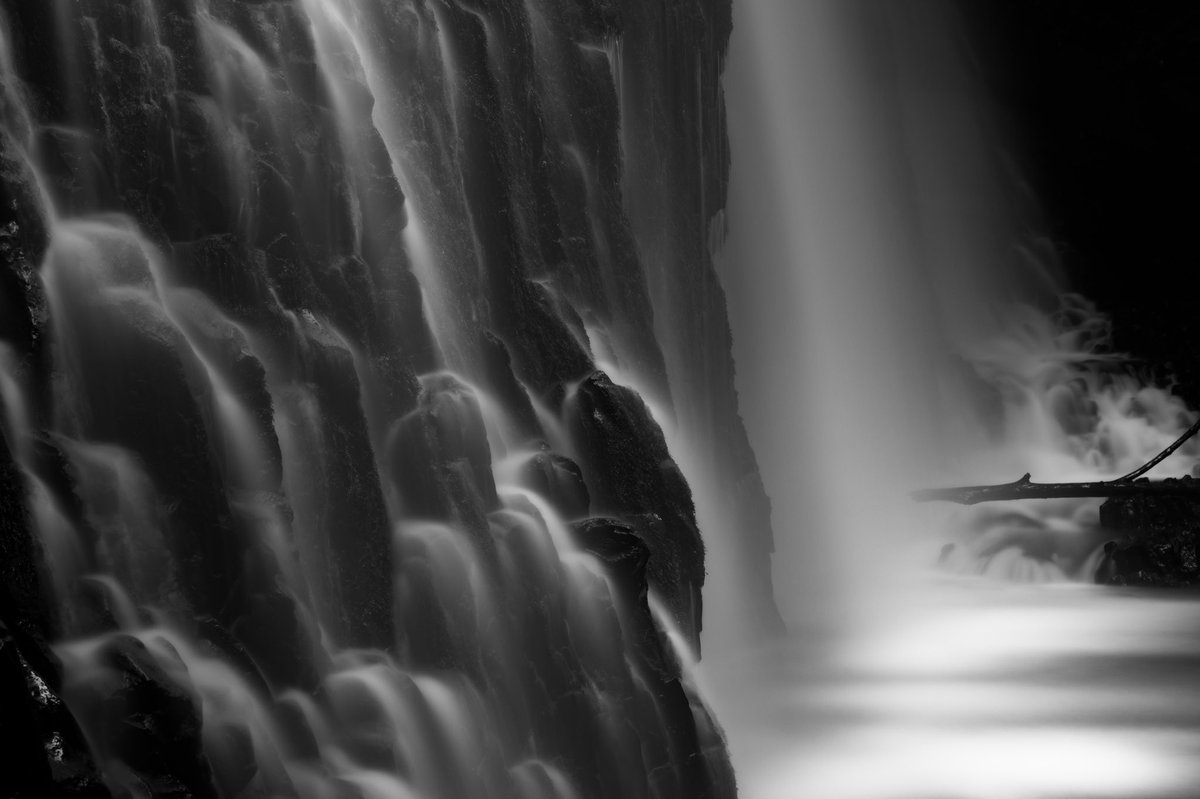 lxiaz_'s tweet photo. 全て投げ出してもいいじゃないの
#usetobe
#諦めるのは
#easy
#photography
#art
#waterfalls https://t.co/bpwvgVX2vd