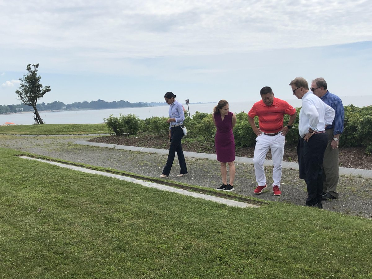 GovNedLamont's tweet image. #ExploreCT: @CTsherwoodislnd in #Westport was CT's 1st state park and still one of its finest. Located on #LongIslandSound, it's a gorgeous place to take a swim, have a picnic, or view marsh life. 🌳🏊‍♂️🧺

It's also the home of CT's official 9/11 memorial. ct.gov/deep/cwp/view.…