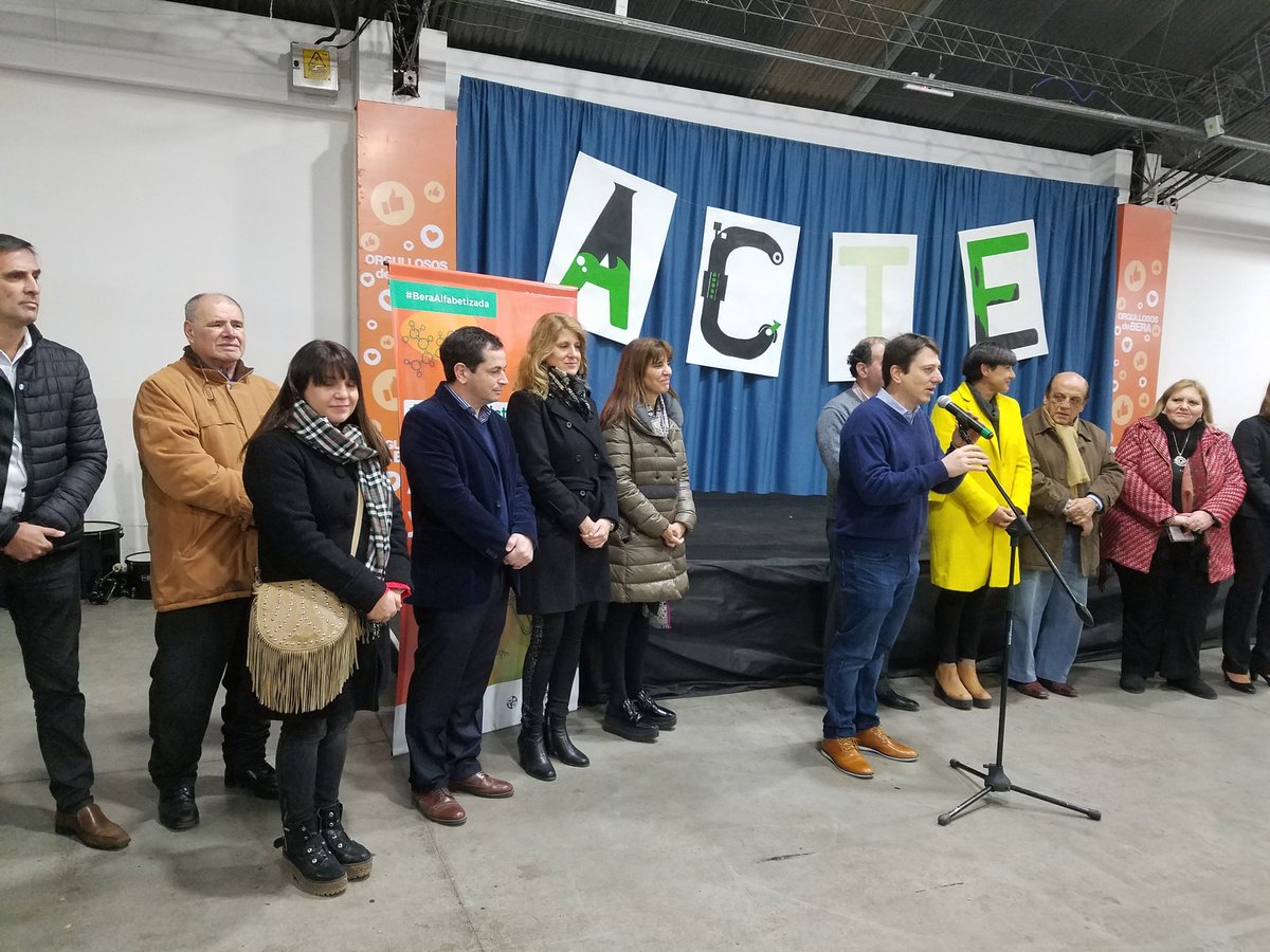 silandeluca's tweet photo. Estuvimos presentes junto a autoridades locales en la apertura de la Feria de Ciencias y Tecnología del distrito de Berazategui. Felicitamos a los 27 jardines de Infantes participantes, que dan a conocer cuánto aprenden los niños en su paso por el Nivel Inicial. https://t.co/dl3BxrxYbw