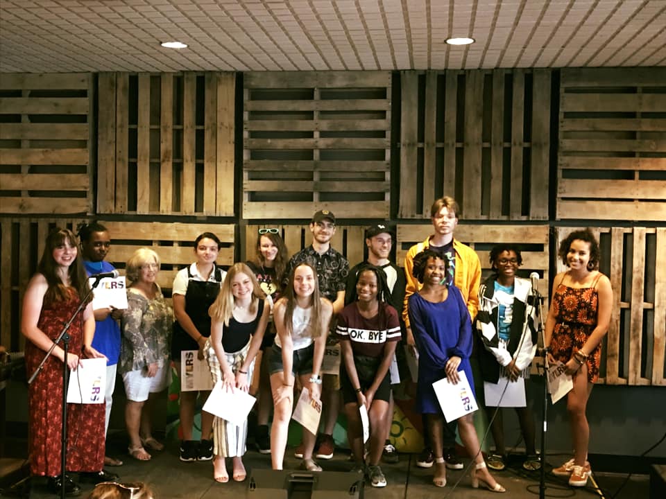 thewellakron's tweet photo. A huge thank you to the students at Art Bomb Brigade for creating this mural that is displayed outside Compass! The community mural reveal and Open Mic Night was a success!
#TheWellAkron #Middlebury #CompassAkron #SupportingPlace #CreatingEconomy #RestoringHousing https://t.co/FrXs3zEH31