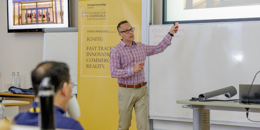 CJBS_EC's tweet photo. Dr Jeremy Hutchison-Krupat, Academic Director @CJBSLaunchpad, and Co-Director @CJBS_EC on establishing the right #businessmodel at Ignite @CambridgeJBS. #CamIgnite #innovation https://t.co/9BxjSyHE9C