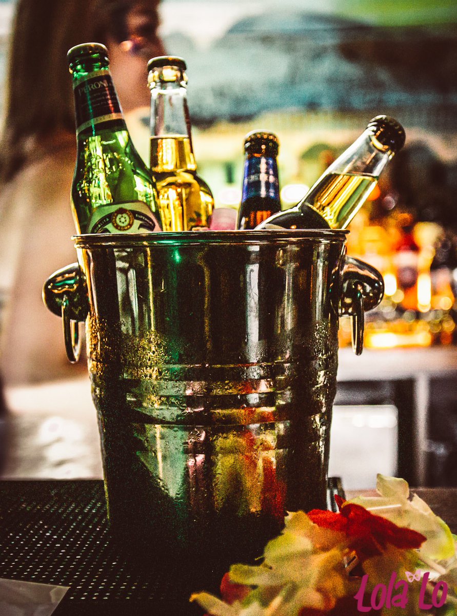 It’s our #tbt event tomorrow night, so come on down for retro tunes 🎶, classic cocktails 🍹 and a photobooth 📸! ✨BOOK NOW (link in bio) ✨ #humpdayvibes