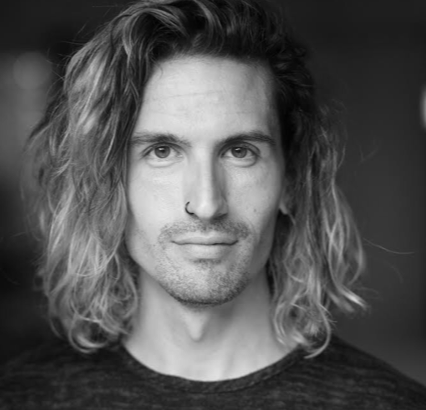 Notre nouveau commissaire @marcopronovost s'exprime sur son nouveau mandat, sur sa vision du commissariat en arts vivants et de <a href="/tangentedanse/">TANGENTE</a> et sur les prochains défis! 🎧 [à 54min] Une entrevue de via <a href="/CHOQ_ca/">CHOQ.ca</a> 
 buff.ly/2FMhwna