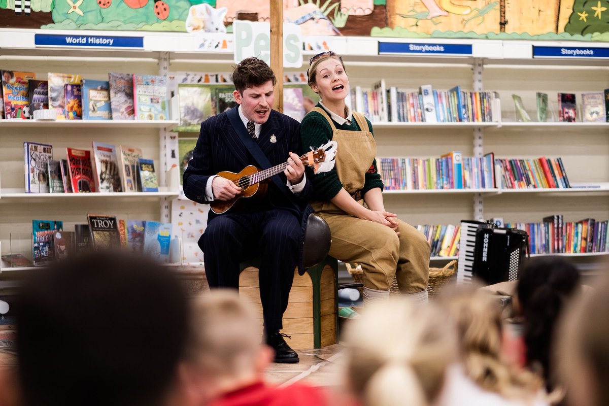 NBroadsides's tweet photo. It's #InspiringFutureTheatre Day @uk_theatre 🎭🎉

Today we are celebrating our educational piece, #MuddleInMessina, which ran in schools alongside our 2019 UK tour of #MuchAdo.

This was Shakespeare's greatest romantic comedy re-imagined for KS1/2! @ace_thenorth @ace_national https://t.co/wAIWAsVLrR