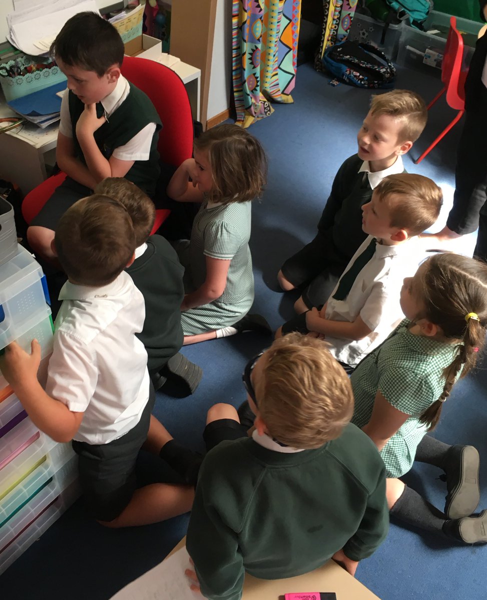 PeafieldClum's tweet photo. We loved speaking to our friend ‘Down Under’ and enjoyed finding out about his school and adventures. https://t.co/DqNhkHhrkB