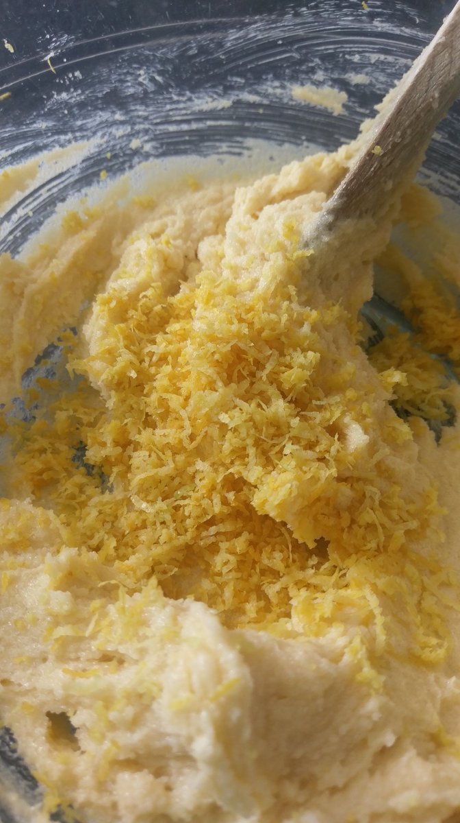 Minal2804's tweet image. One lemon drizzle cake ready for tomorrow's #EmailSkills workshop!