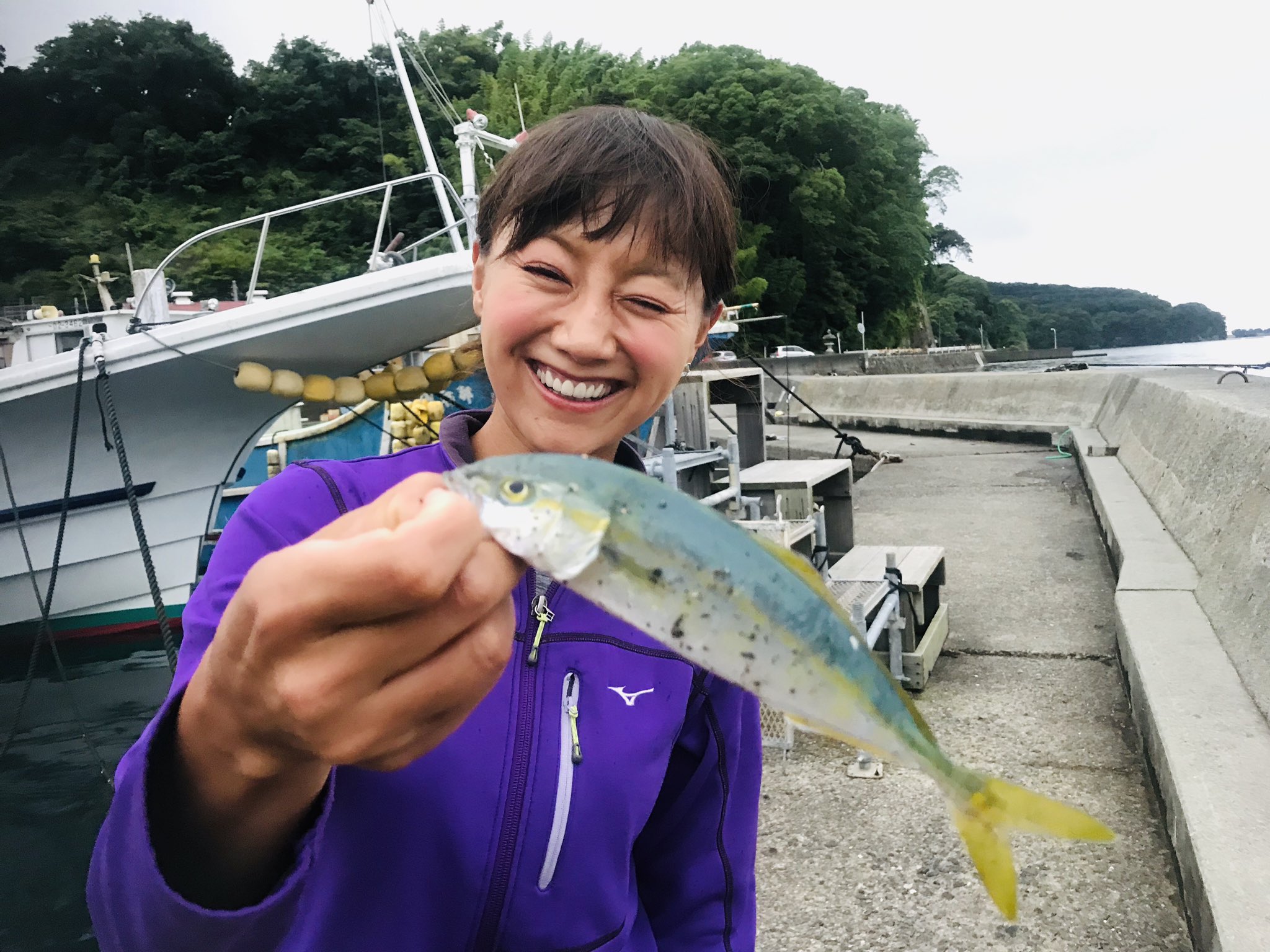 福島和可菜 時間さえあれば釣りしたい 出世魚 ワカシ ワカナ と呼ぶ所もあるらしい イナダ ワラサ ブリ 関西 は ツバス ヤズ ハマチ メジロ 将来 出世魚の様に どんどん 出世したい Love Fishing 魚 釣り 可愛い サイズ
