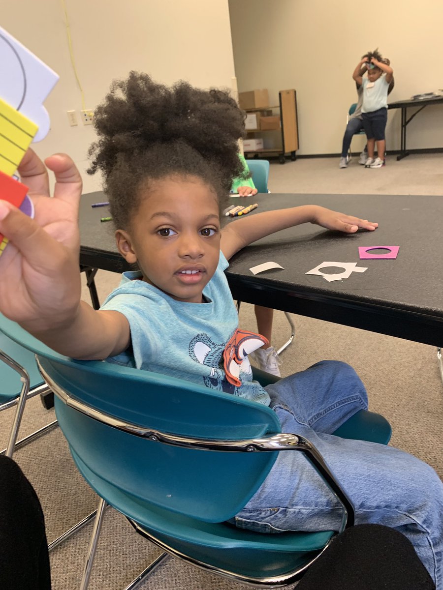 jasmine_curry2's tweet image. EJC Farms Petting Zoo at Smith Neighborhood @houstonlibrary. Kids enjoyed making crafts and interacting with animals. #houstonforfree #houstonlibrary #3rdward #Thirdward #workingmom #teachermom