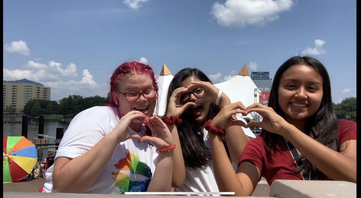 vernonkosmos's tweet photo. we are DYING in this heat for you lol @lovelytheband @MitchyCollins @sampricedrums @JordanGreenwaId #RHBVIPENTRY @xl1067 https://t.co/ZCdyYj0yym