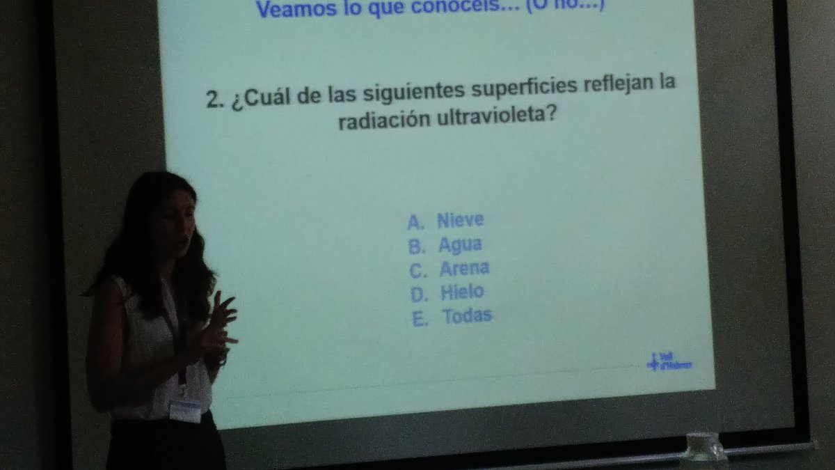 PCientific's tweet photo. Comencem la xerrada a @BibliotequesBCN #Montbau sobre protecció solar amb la Dra. McGrail de @vallhebron @VHIR_
Avui aprendrem moltes coses! 

@veinsmontbau @SPMontbau https://t.co/UUGEsxeBeb