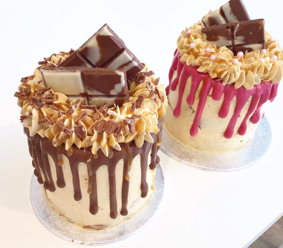 Mycakes6's tweet photo. Vegan mokka caramel dripcakjes #veganfood #vegan #vegantweet #mokka #caramel #veganlife https://t.co/ZN916Fj2ON